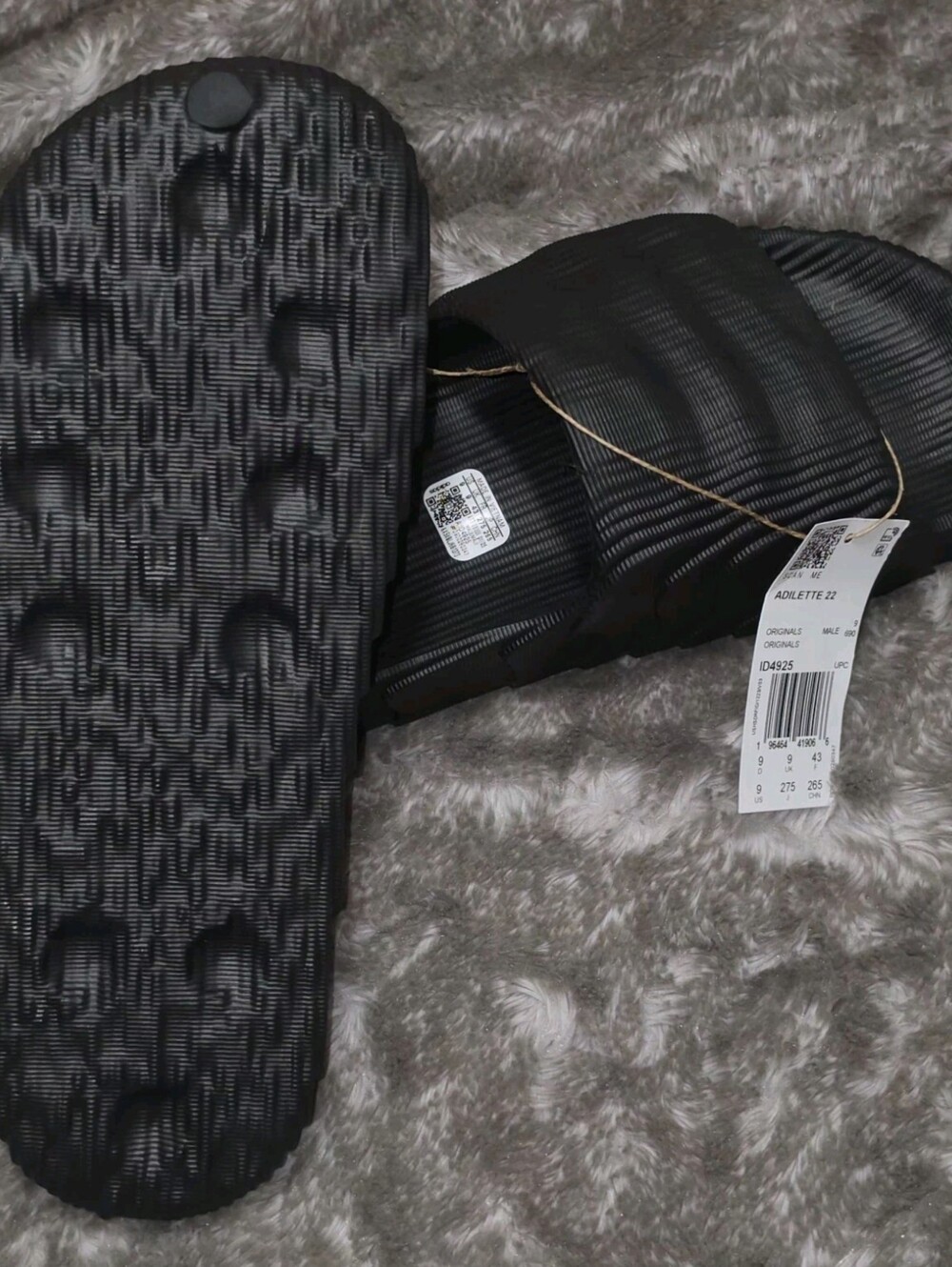 adidas Adilette 22 Slides Slip On Synthetic ~ Black ID4925 | Men's: 9 *NWT - Picture 5 of 6